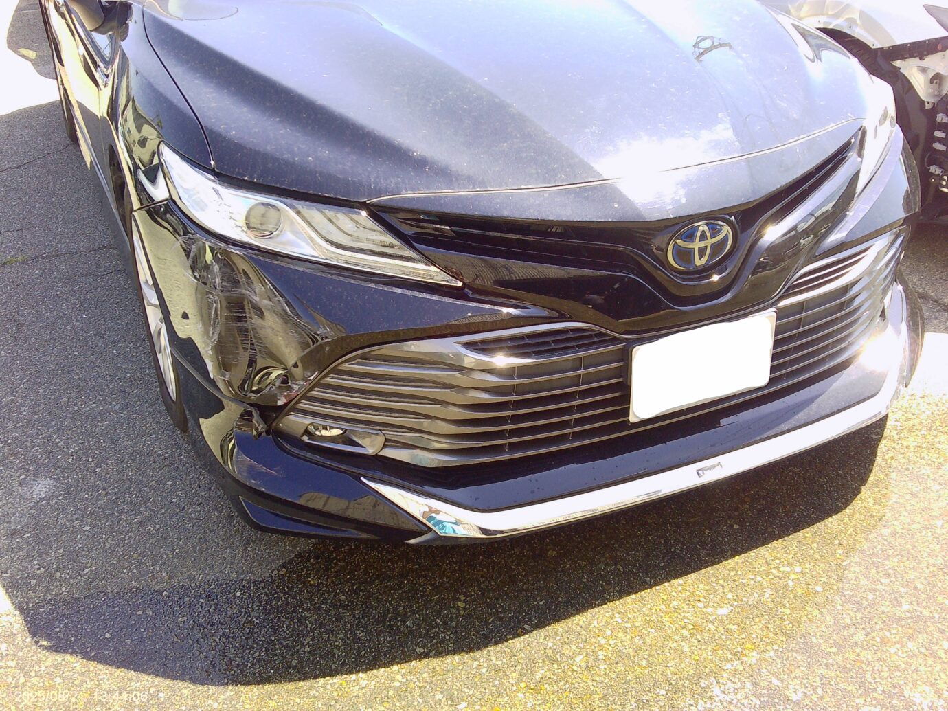 カムリ 作業写真1 到着時の損傷確認