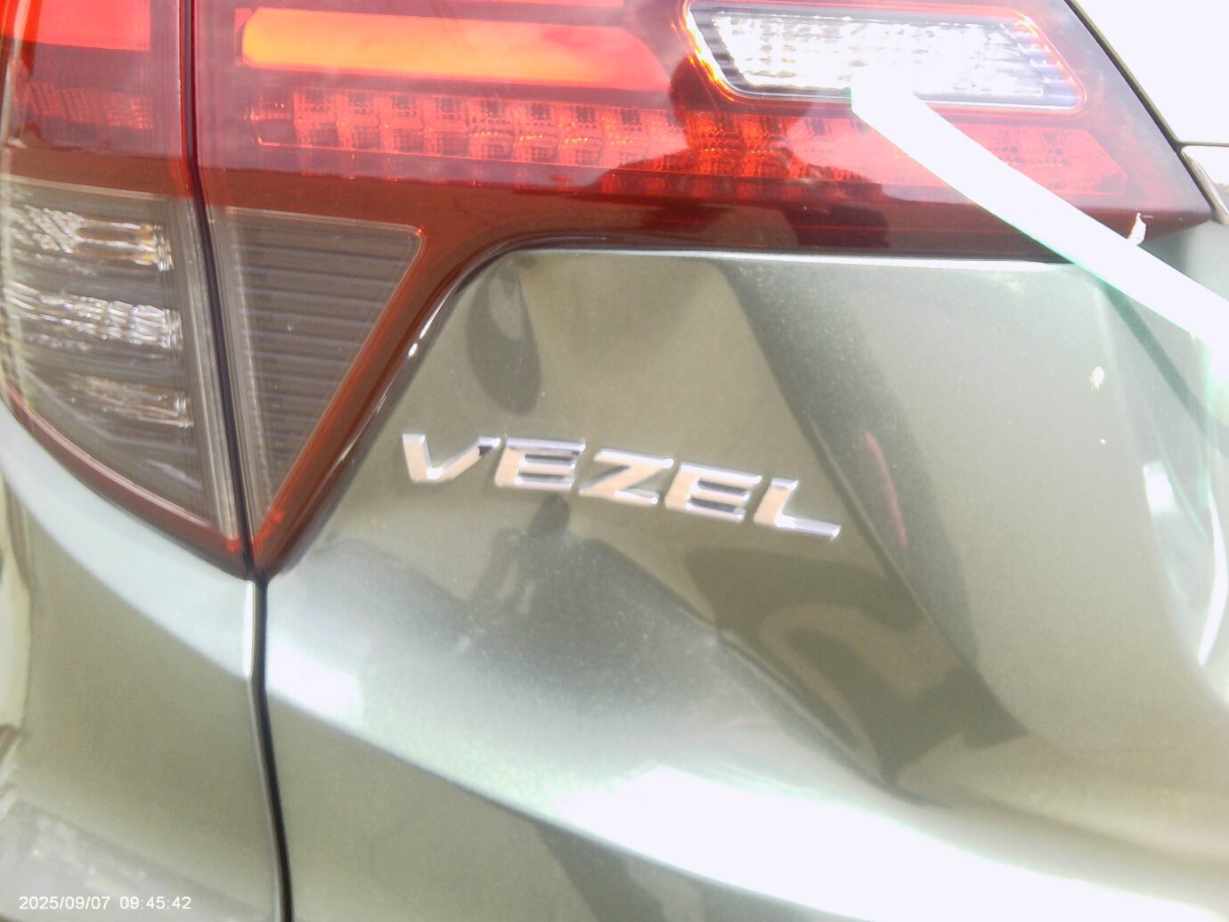 ヴェゼル リアゲート損傷